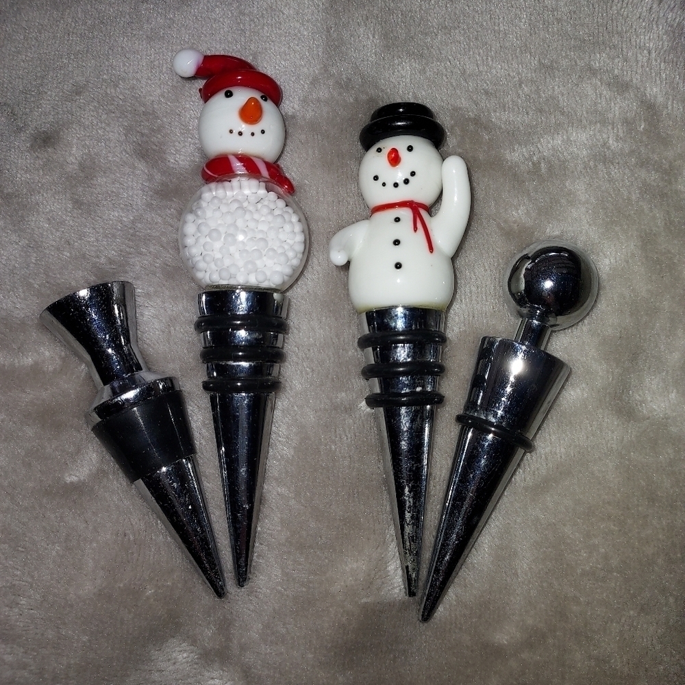 Hallmark Frosty the Snowman Wine Bottle Stopper Art Blown Glass as a set